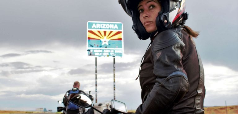 Lee más sobre el artículo La primera mujer hispana que da la vuelta al mundo en moto