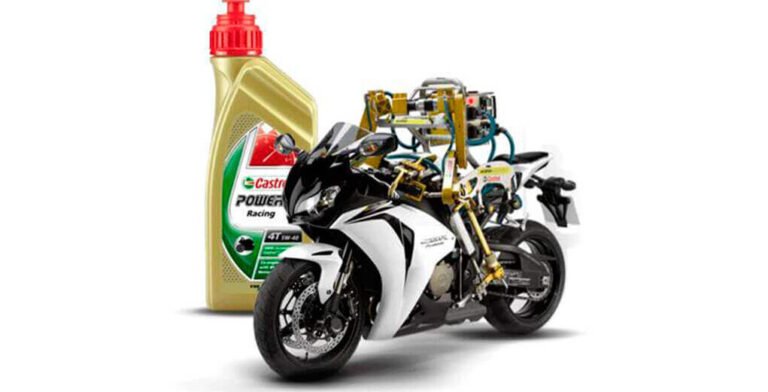Lee más sobre el artículo ¿Cuál es el mejor aceite para mi moto? Te damos algunos tips