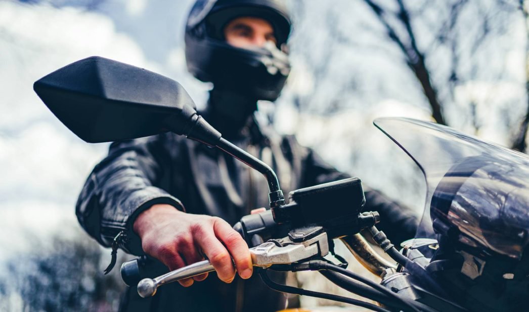 Lee más sobre el artículo ¿Cómo elegir unos guantes de invierno para moto?